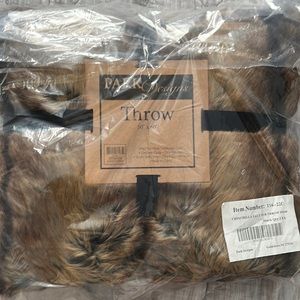 Brand New Park Designs Chinchilla Faux Fur Throw Blanket